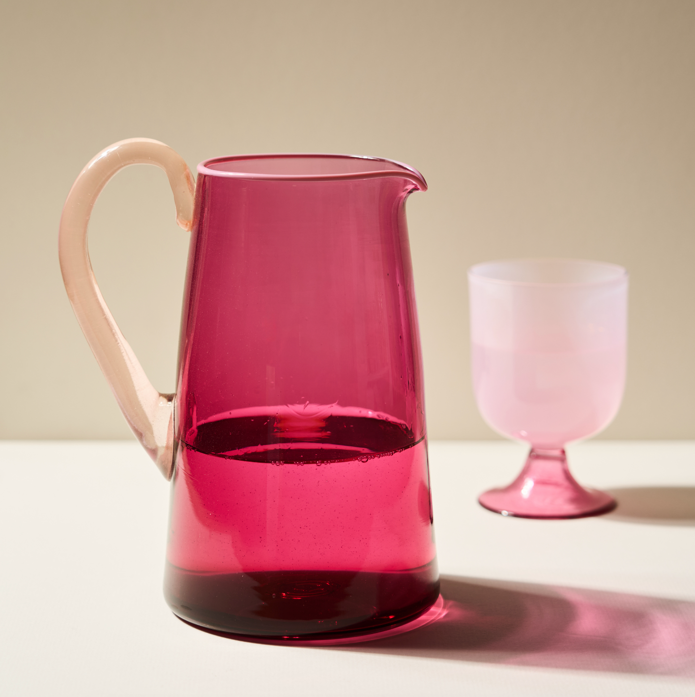 Miami Medium Jug in Deep Pink