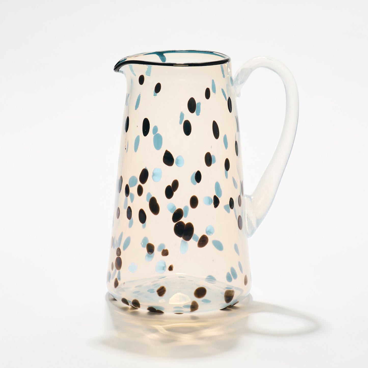 Manhattan Dotted Jug in White