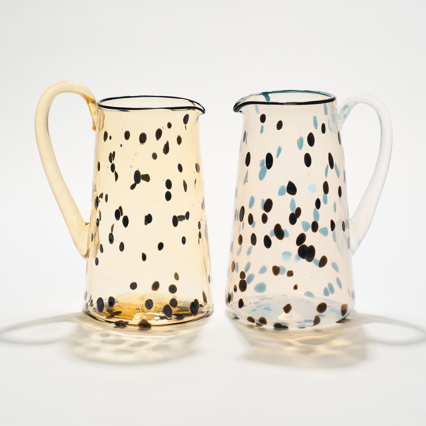 Manhattan Dotted Jug in White