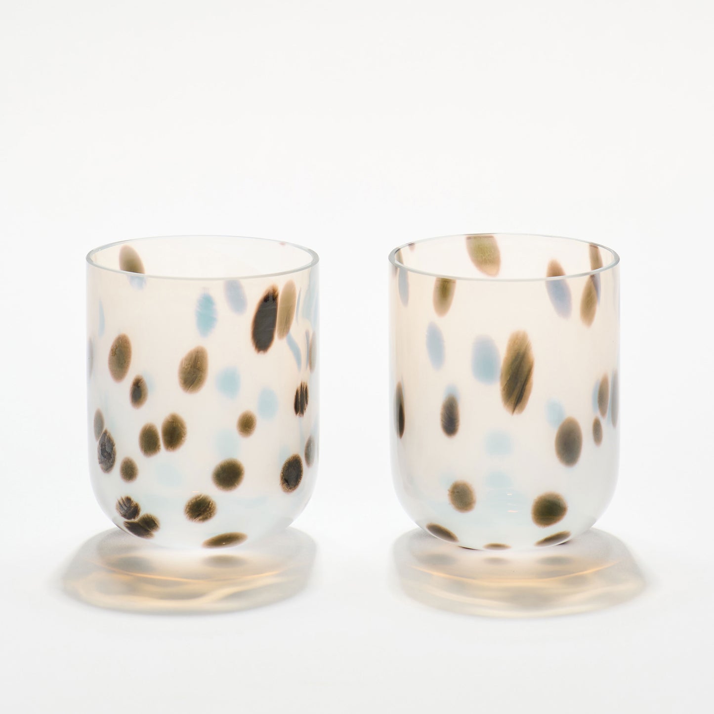 Manhattan Dotted Tumbler in White